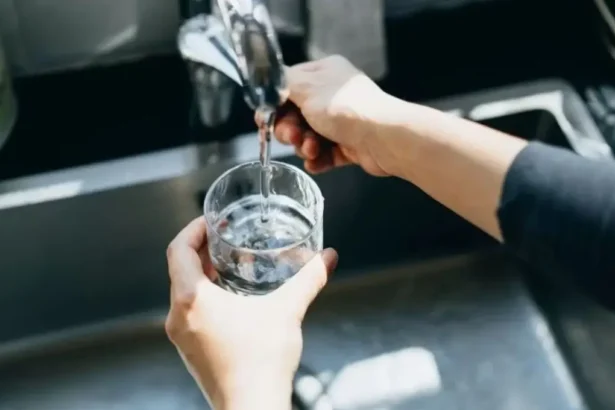 Varias comunas de Santiago afectadas: Aguas Andinas anuncia cortes desde este martes a madrugada del miércoles