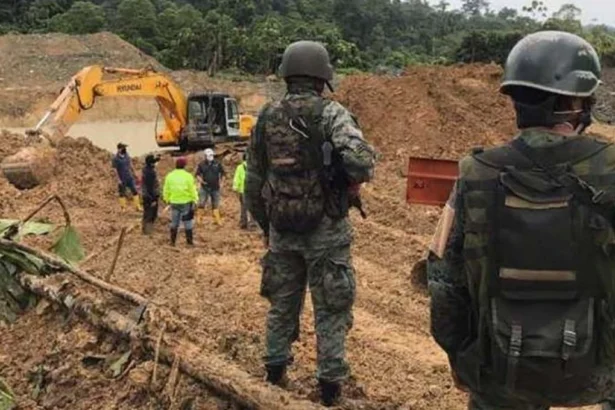 Impactante operativo militar contra la minería ilegal en Imbabura, Ecuador