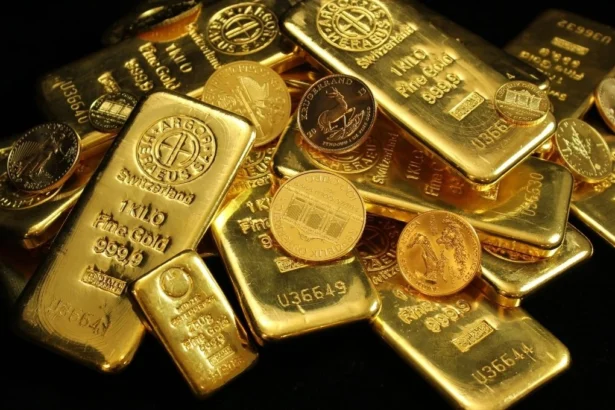 Repunte leve del oro tras caída histórica