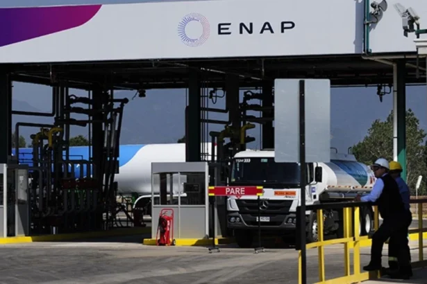 ENAP invertirá US$ 0,35 millones en nueva línea de flujo en Magallanes