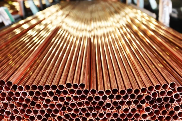 Cobre se acerca a máximos históricos ante señales de acuerdo entre EE.UU. y China y disrupciones en la oferta global