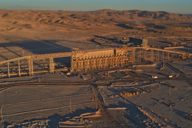 Antofagasta Plc marca récord en bolsa y crece con proyectos en Perú
