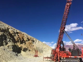 AbraSilver reporta oro y cobre en proyecto Diablillos con alta mineralización