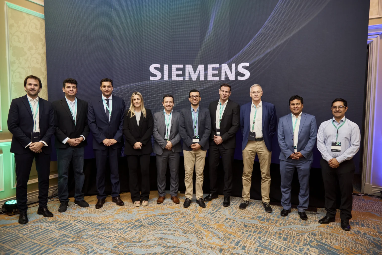 Siemens reúne a líderes globales y nacionales para proyectar el nuevo ciclo de transformación energética y minera desde Chile Siemens reúne a líderes globales y nacionales para proyectar el nuevo ciclo de transformación energética y minera desde Chile