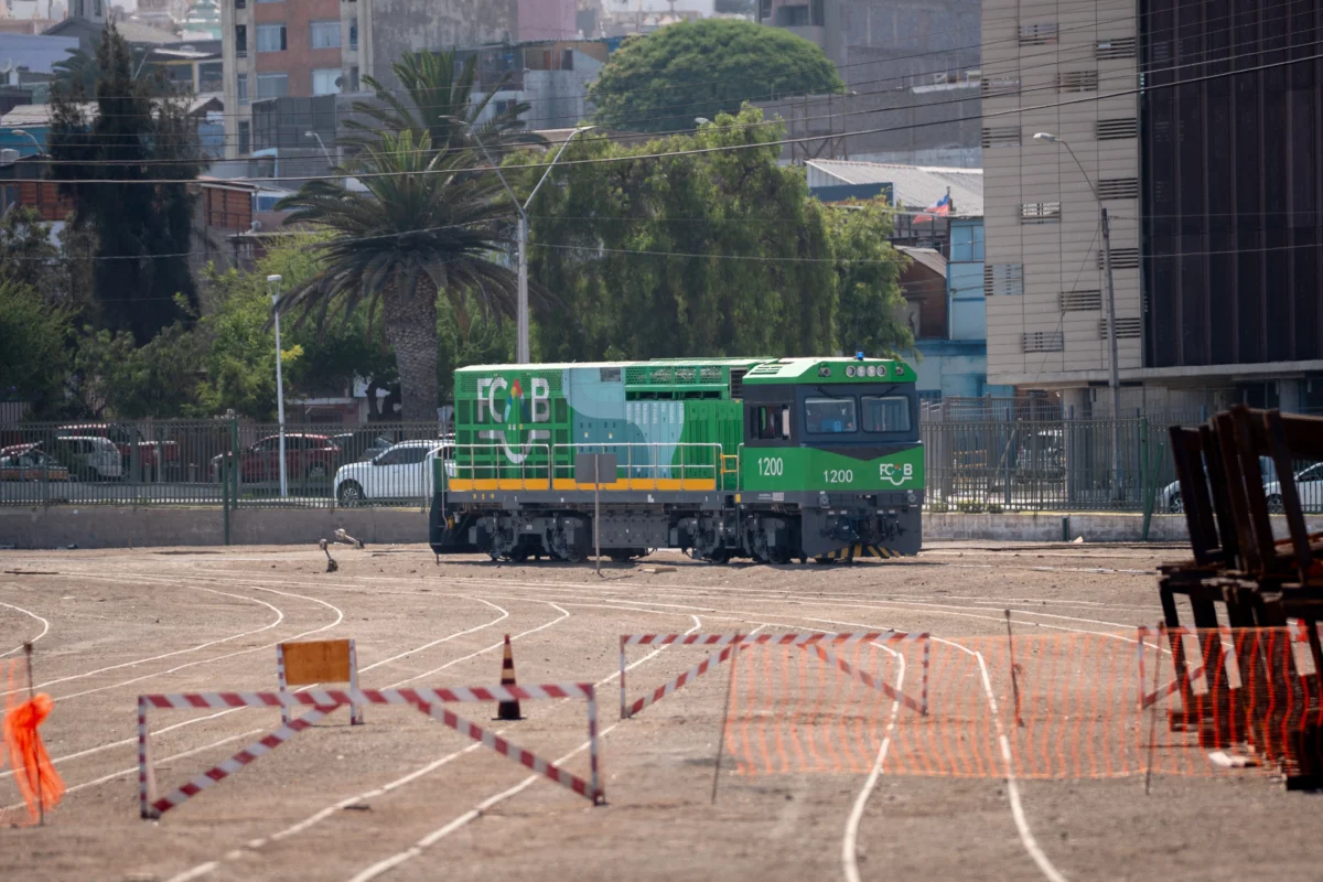 Ferrocarril de Antofagasta marca un nuevo hito:Primer viaje de locomotora a hidrógeno verde en Chile y Latinoamérica