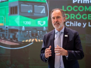 Ferrocarril de Antofagasta marca un nuevo hito:Primer viaje de locomotora a hidrógeno verde en Chile y Latinoamérica