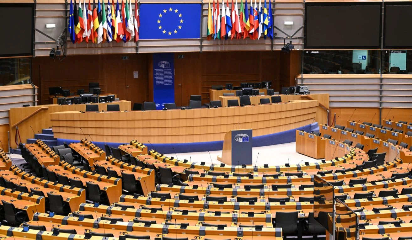 Bruselas acelera un plan para reducir su dependencia de materias primas críticas provenientes de China