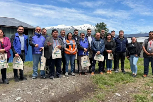 Sernageomin y Gobierno Regional impulsan modernización clave para la vigilancia volcánica en Los Ríos  