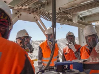 Experto internacional respalda la calidad del muestreo en División Gabriela Mistral