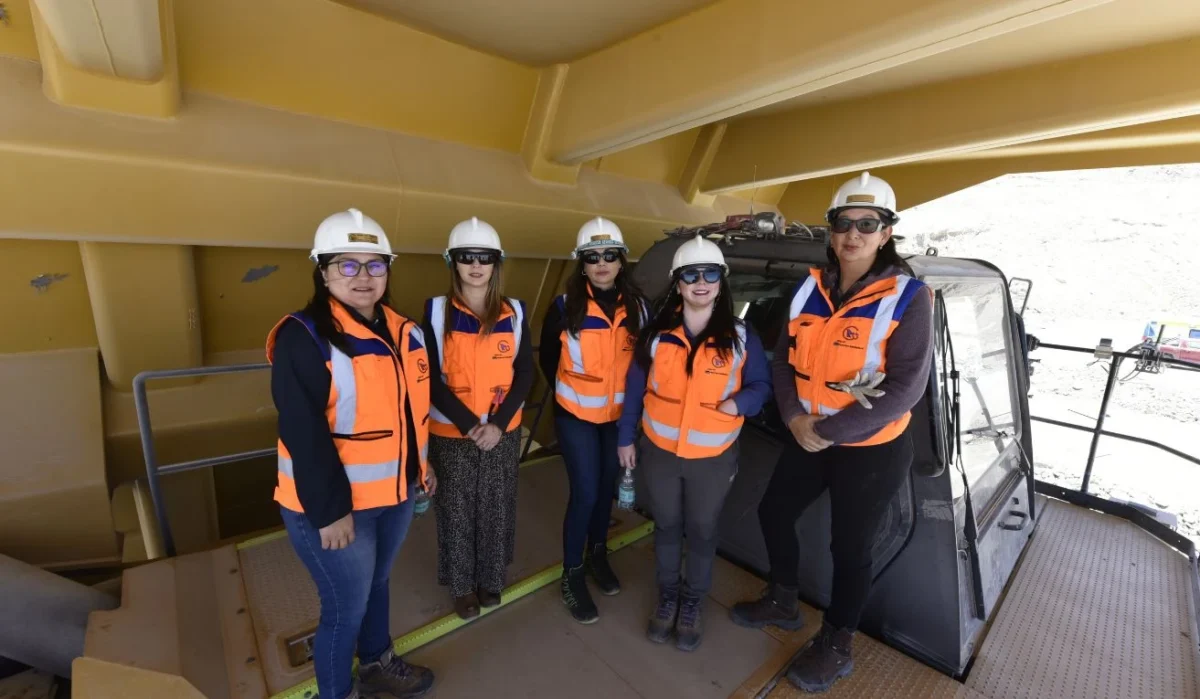 26 micro y pequeñas empresas realizan pionera visita técnica a minera El Abra