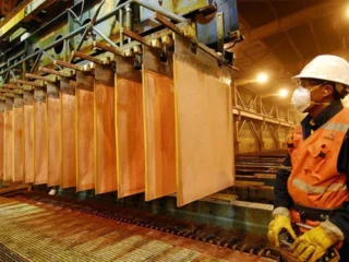 Codelco marca nuevo hito en el mercado del cobre y desafía a compradores asiáticos con primas sin precedentes