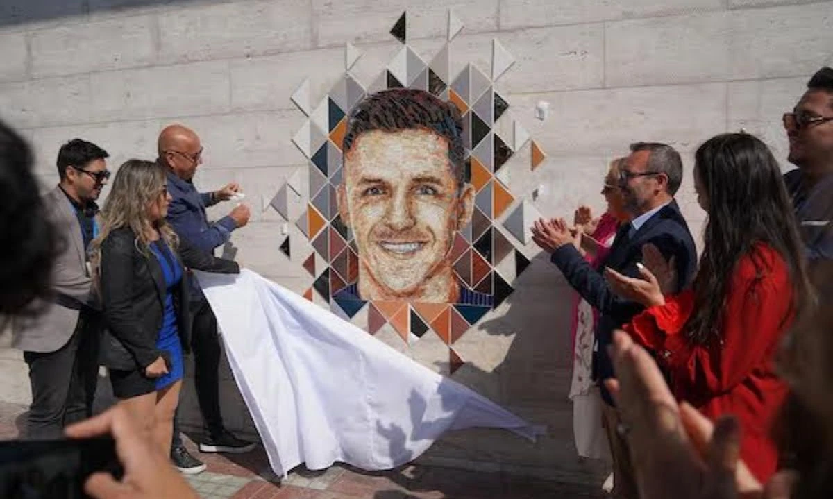 Con el apoyo de Codelco Tocopilla inaugura mosaicos que homenajean en vida a cuatro de sus grandes referentes