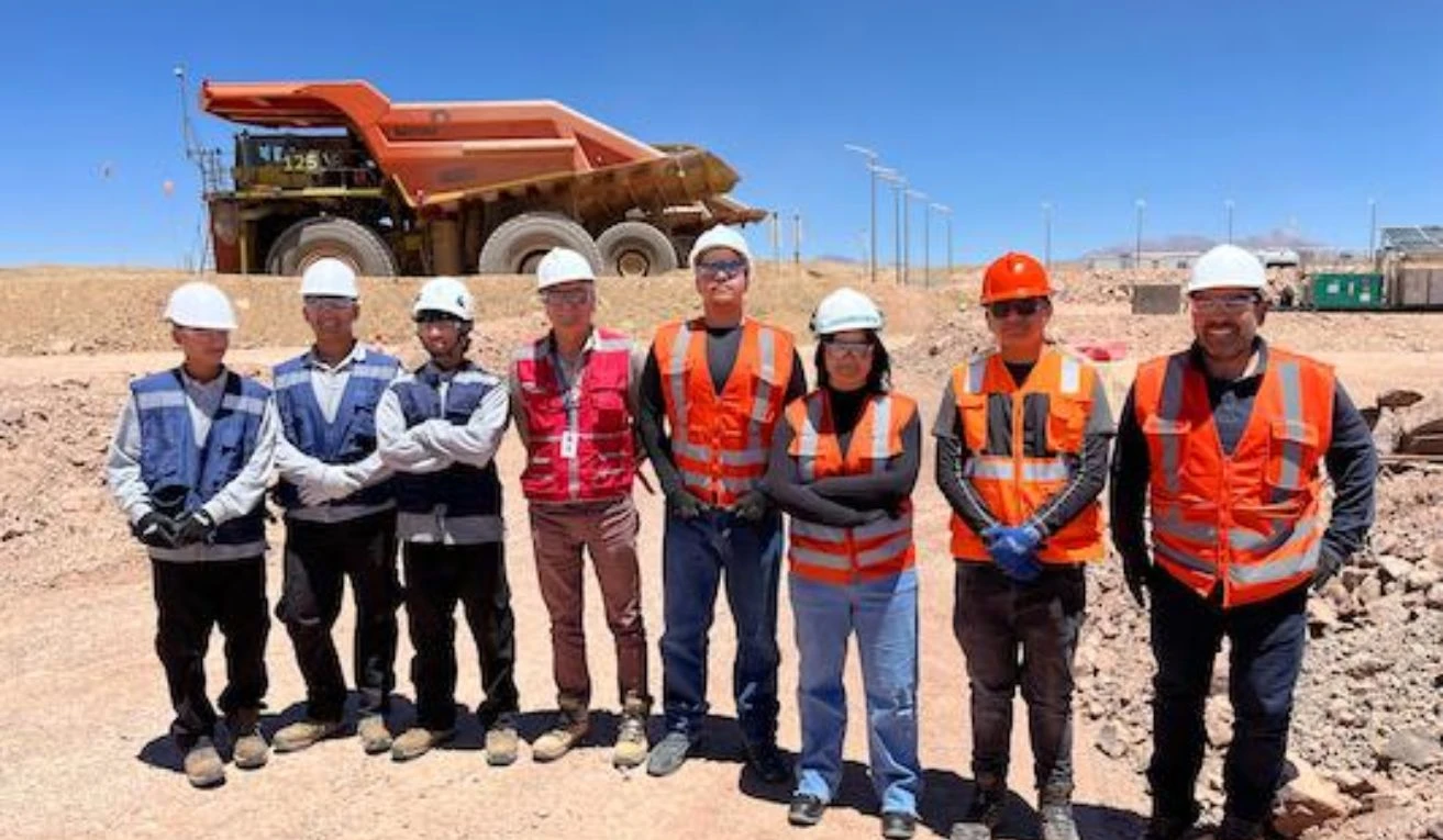 Estudiantes copiapinos viajaron hasta el Rajo Inca a cumplir el sueño de conocer una mina