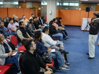 Pymes de Calama se capacitan en uso estratégico de Inteligencia Artificial en nuevo taller impulsado por Codelco