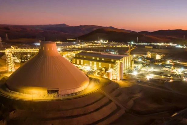 FNE desestima denuncia por presuntas conductas anticompetitivas en la venta del 10% de Quebrada Blanca a Codelco