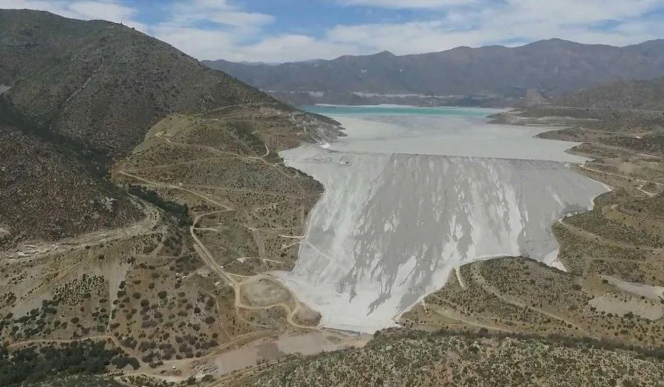 WSP Chile lanza plataforma de IA para transformar la gestión de relaves y fortalecer la seguridad minera