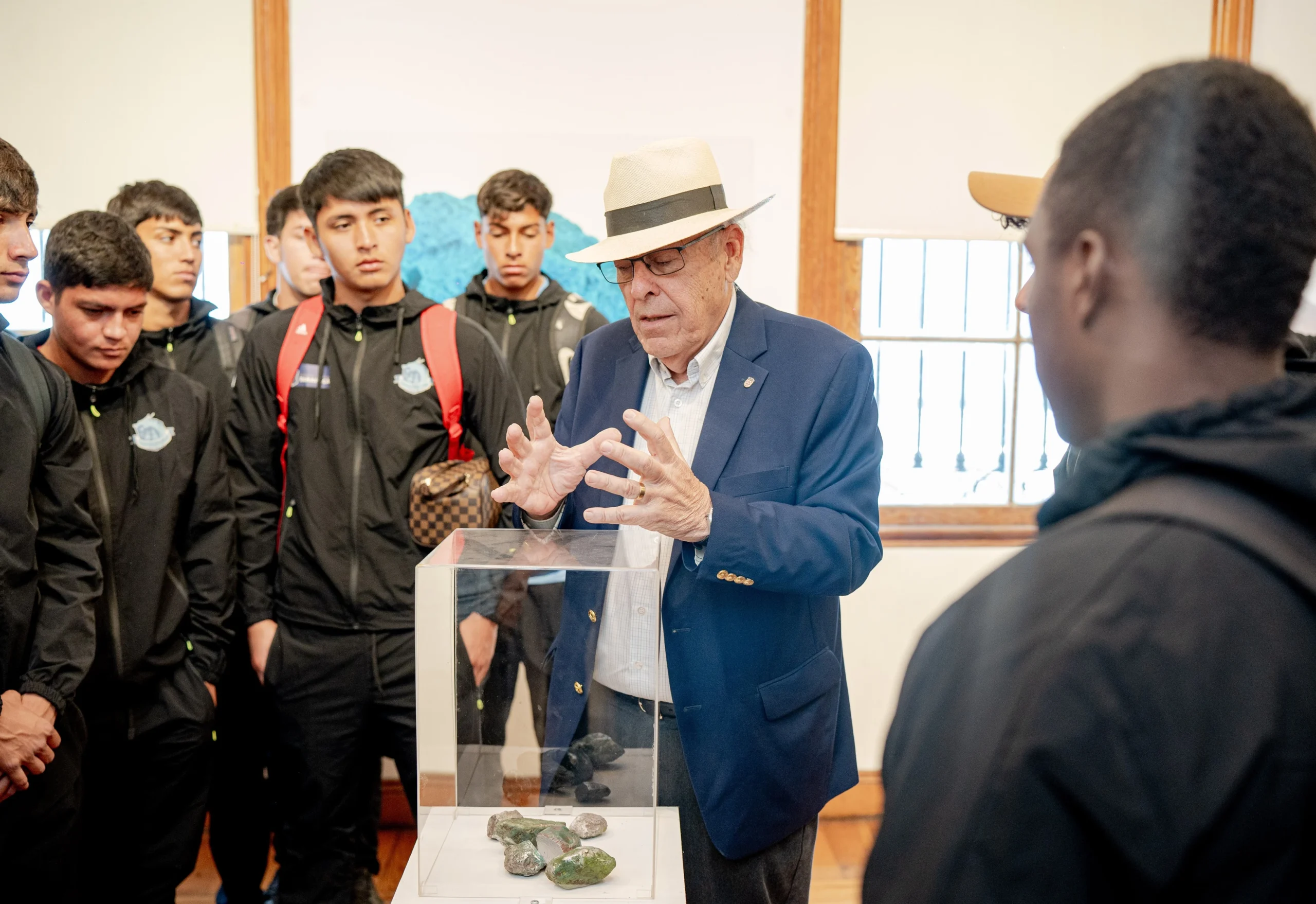 Exposición sobre “Mina Huantajaya” concluyó con excelente recepción del público en Sala de Arte Casa Collahuasi