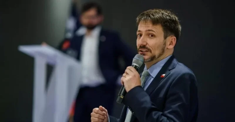 Diego Pardow desestima acusación constitucional por posible conflicto de interés