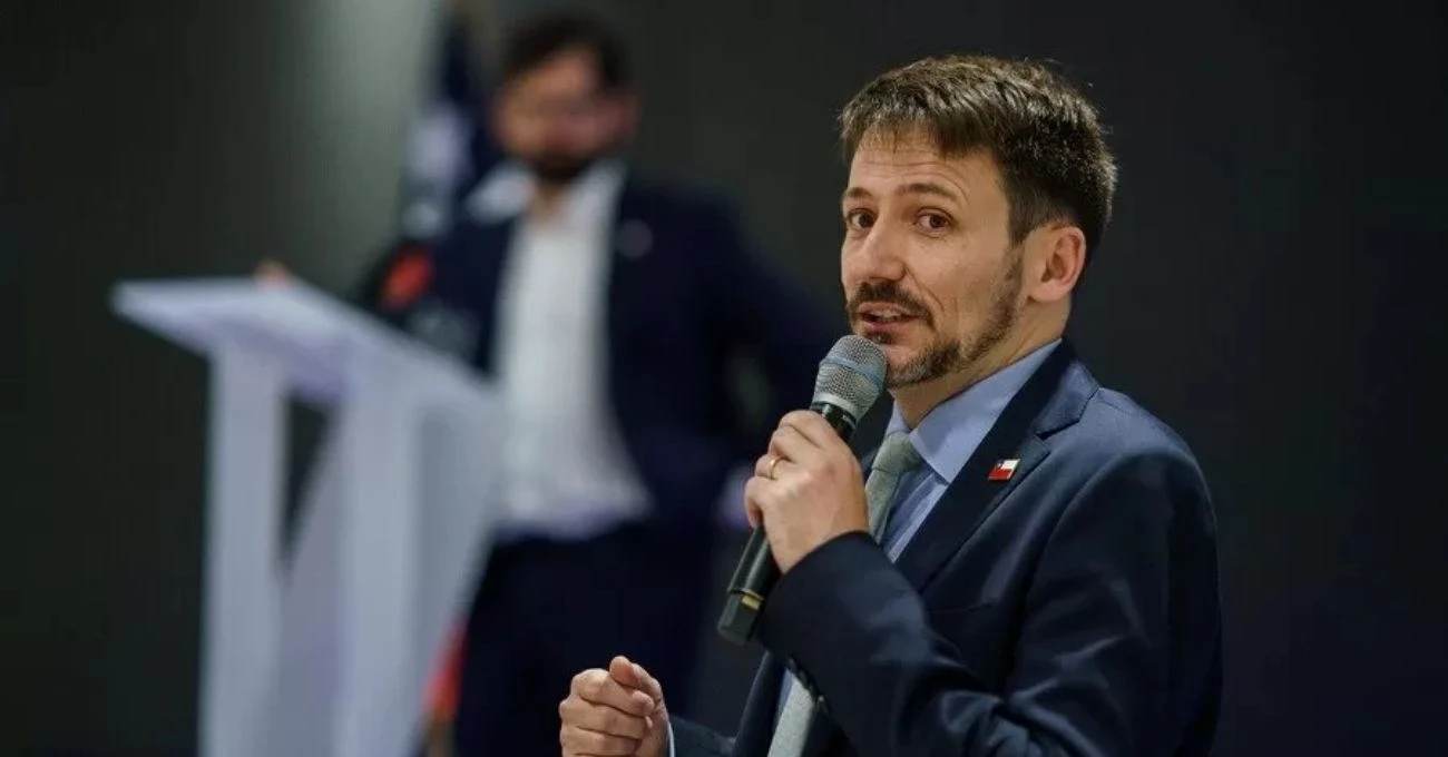 Diego Pardow desestima acusación constitucional por posible conflicto de interés