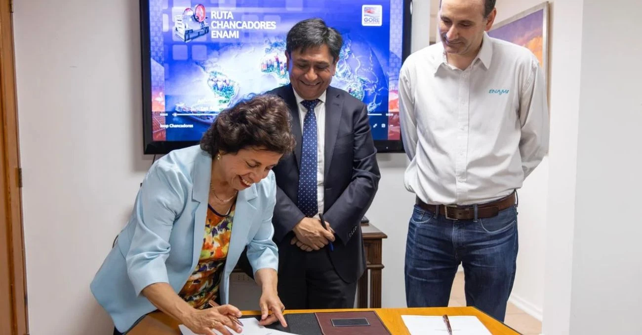 GORE Antofagasta y ENAMI firman convenio para fortalecer la pequeña minería regional
