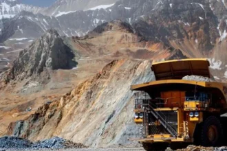 Disrupciones en la minería moderan el crecimiento del PIB en el tercer trimestre, según Hacienda