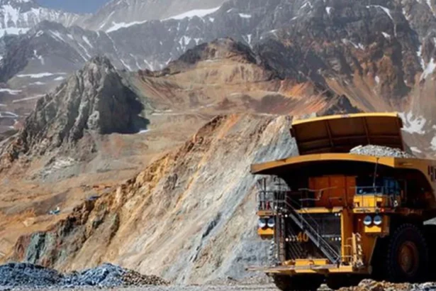 Disrupciones en la minería moderan el crecimiento del PIB en el tercer trimestre, según Hacienda