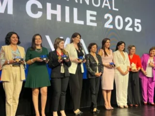 Women in Mining Chile distingue a Danica Vicelja de FCAB como “Ejecutiva Mujer 2025”