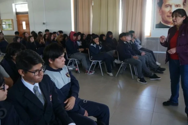 El Abra entrega herramientas de desarrollo profesional a estudiantes del Colegio Don Bosco de Calama