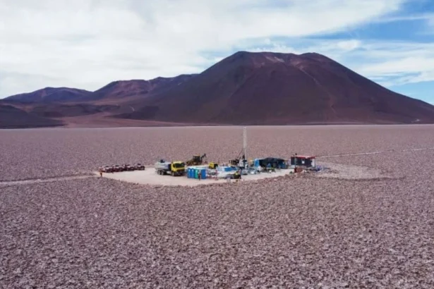 Enami obtiene histórica autorización para extraer litio en Salares Altoandinos: CChEN aprueba cuota inicial de 545 mil toneladas métricas hasta 2060