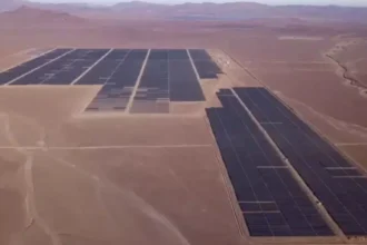 Firma española construirá en Chile uno de los mayores proyectos de baterías solares