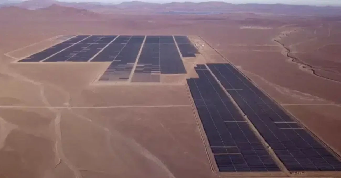 Firma española construirá en Chile uno de los mayores proyectos de baterías solares