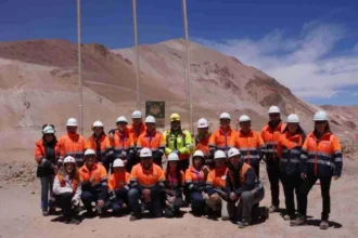 Estudiantes de liceos técnicos de Atacama visitan Mina La Coipa gracias a iniciativa de la Mesa Mujer y Minería