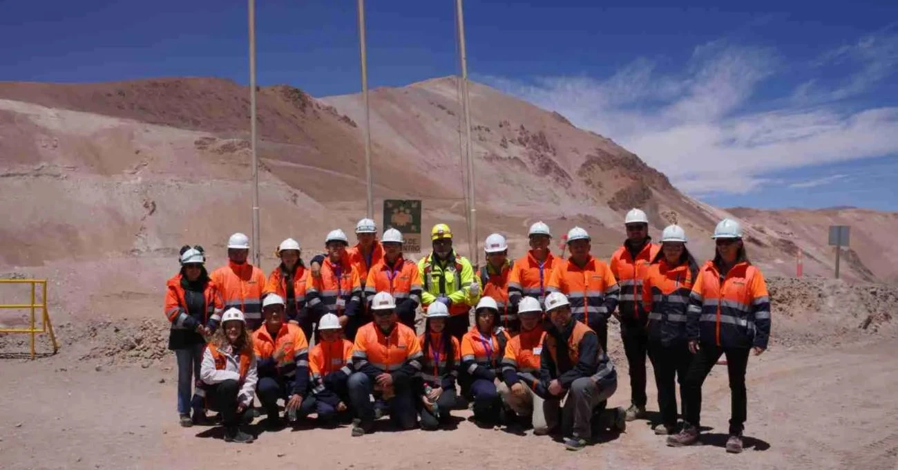 Estudiantes de liceos técnicos de Atacama visitan Mina La Coipa gracias a iniciativa de la Mesa Mujer y Minería