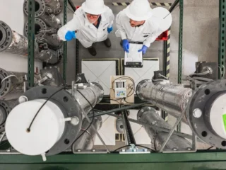 Startup estadounidense de biominería capta US$13,5 millones para escalar tecnología basada en IA y microbios Startup estadounidense de biominería capta US$13,5 millones para escalar tecnología basada en IA y microbios