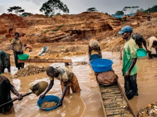 Kinshasa refuerza control sobre minerales estratégicos con nueva prórroga a prohibición en zonas de conflicto Kinshasa refuerza control sobre minerales estratégicos con nueva prórroga a prohibición en zonas de conflicto