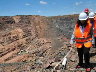 Exploración minera en Perú crece 40%, pero enfrenta desafíos estructurales clave