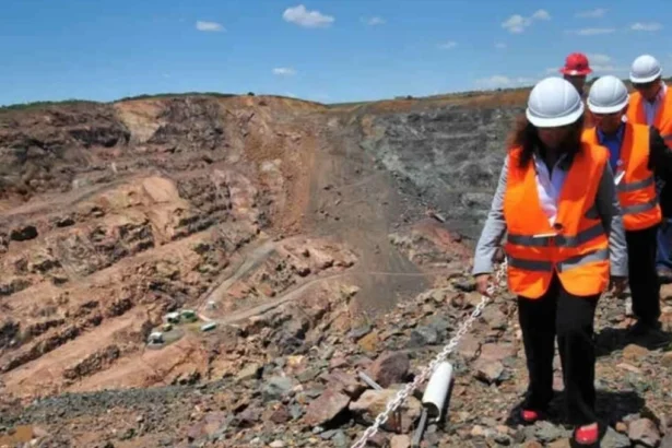 Exploración minera en Perú crece 40%, pero enfrenta desafíos estructurales clave