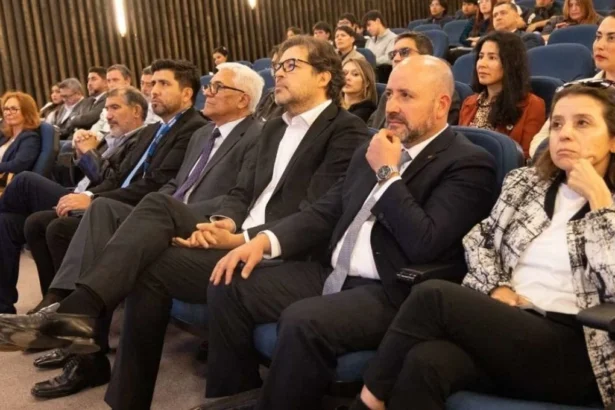 Escuela de Negocios Mineros UCN celebra 16 años impulsando sostenibilidad e innovación