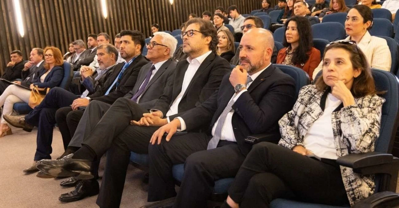 Escuela de Negocios Mineros UCN celebra 16 años impulsando sostenibilidad e innovación