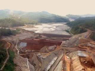 Firma británica reembolsa £811.000 tras retiro de demanda por desastre de Samarco