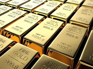 Oro cae más del 3% tras declaraciones de la Reserva Federal de EE.UU