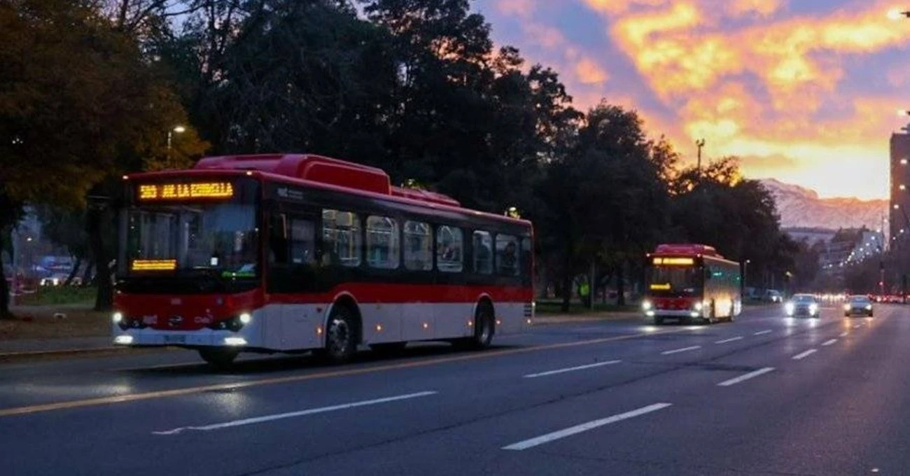 Servicios gratuitos y refuerzos: así operará el transporte público este 16 de noviembre por las Elecciones 2025