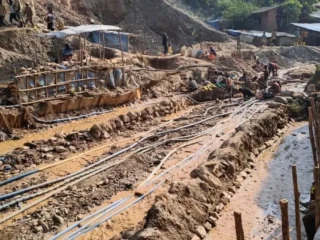 Colapso en mina congoleña deja 40 muertos y alerta por seguridad laboral