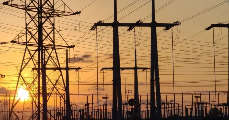 Hitachi Energy presenta hoja de ruta tecnológica para una red eléctrica sostenible y robusta en Chile