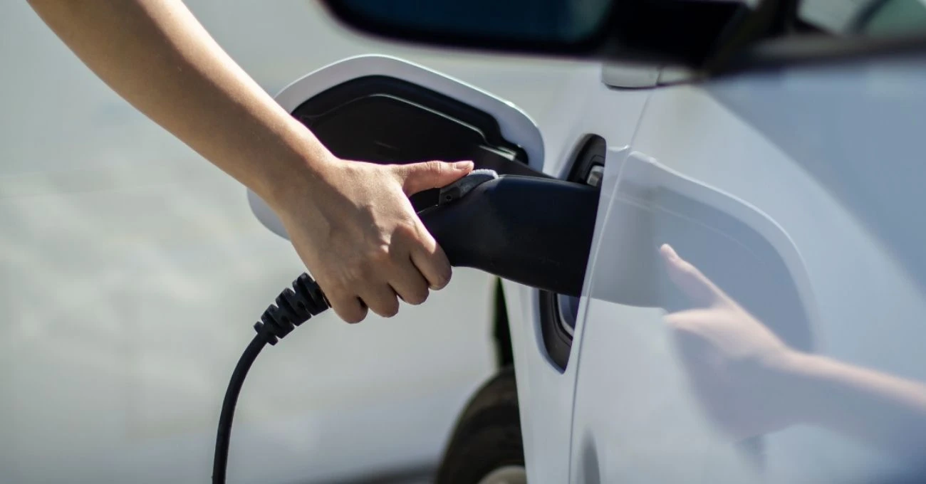 Chile lidera en vehículos eléctricos: récord en ventas y desafío energético 2025