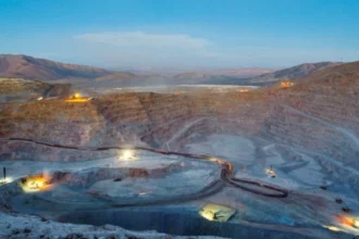 Glencore proyecta operar Lomas Bayas hasta 2038 con aumento de producción de cobre