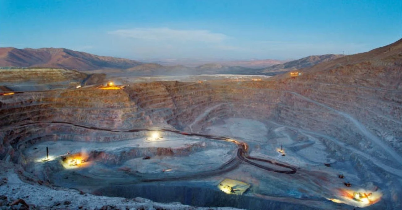 Glencore proyecta operar Lomas Bayas hasta 2038 con aumento de producción de cobre