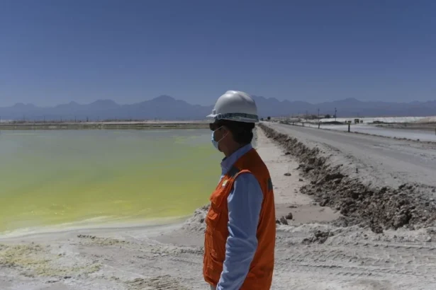 Chile impulsa cinco nuevos perfiles laborales clave para la industria del litio