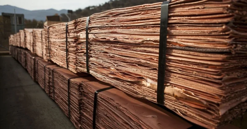 El Cobre repunta a US$ 10.812: inversores aprovechan el retroceso global