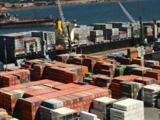 Nuevo impuesto portuario podría elevar costos y afectar economía chilena